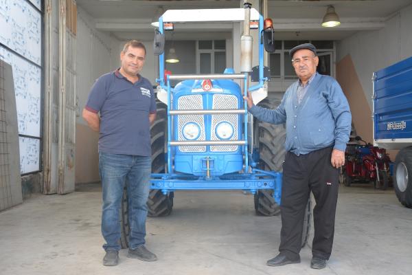 Babasının ihtiyaçtan sattığı traktörü 35 yıl sonra geri aldı